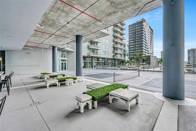 Building Photo - 690 SW 1st Ct