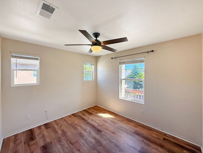 Building Photo - Spacious 4BR/2.5BA Home in Otay Ranch – Av...
