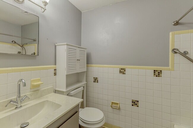 Building Photo - 1452 Birthright St