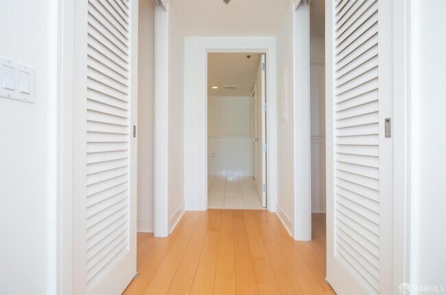 Building Photo - 239 Brannan St
