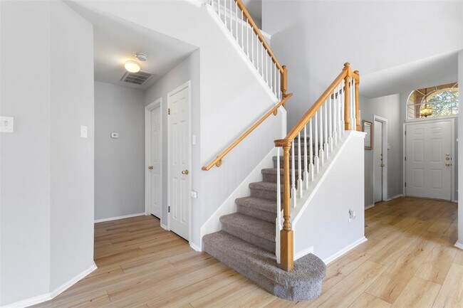 Building Photo - 13400 Bolivia Dr