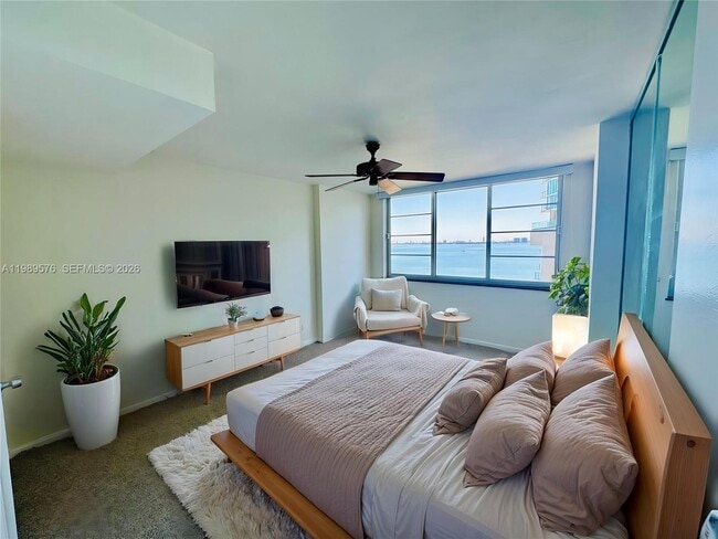 Building Photo - 3301 NE 5th Ave