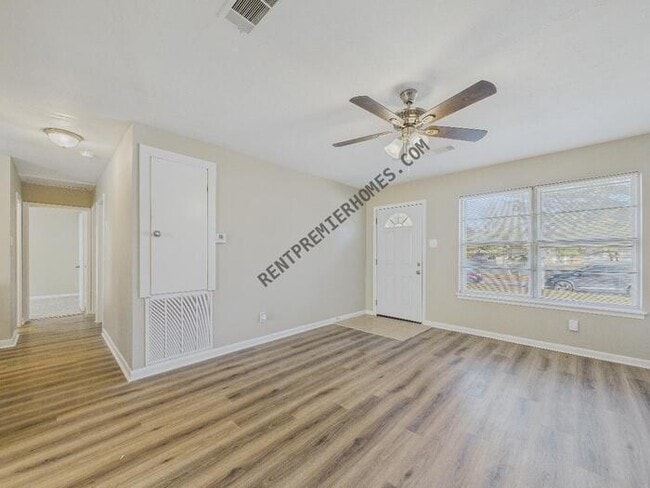 Building Photo - 1 Coral Ln