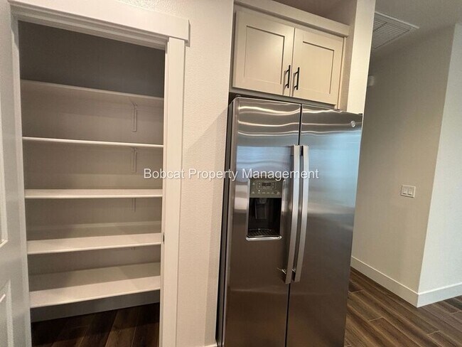 Building Photo - 1112 Little Ln