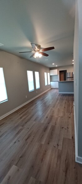 Building Photo - 701 Walker Ave