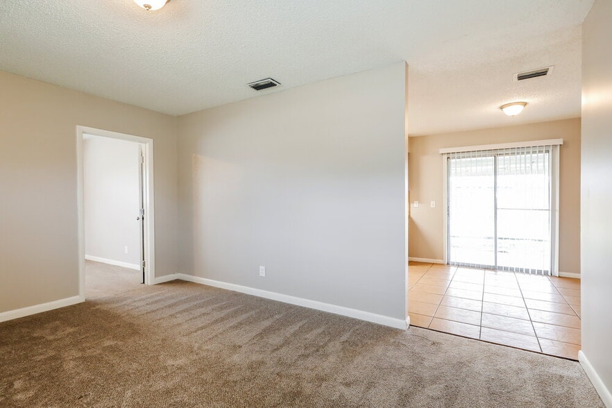 Building Photo - 5664 Hillman Dr