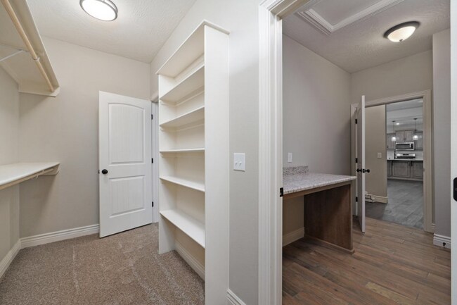 Building Photo - 836 S Black Sands Ave