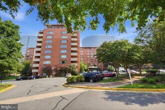 Building Photo - 1121 Arlington Blvd