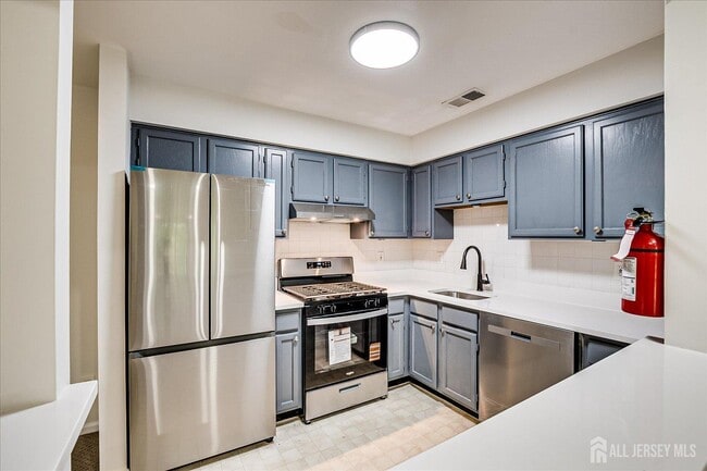 Building Photo - 936 Waterford Dr