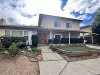 Building Photo - 3 Bedroom, 2.5 bath with Private Patio, Attached Garage and Washer/Dryer