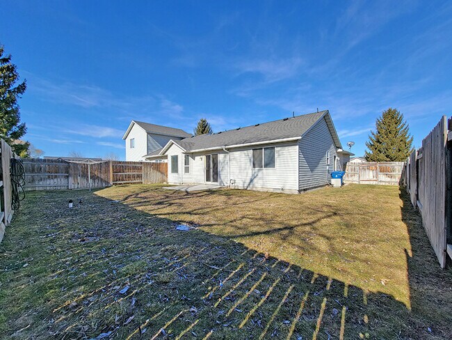 Building Photo - 2903 E Ohio Ave