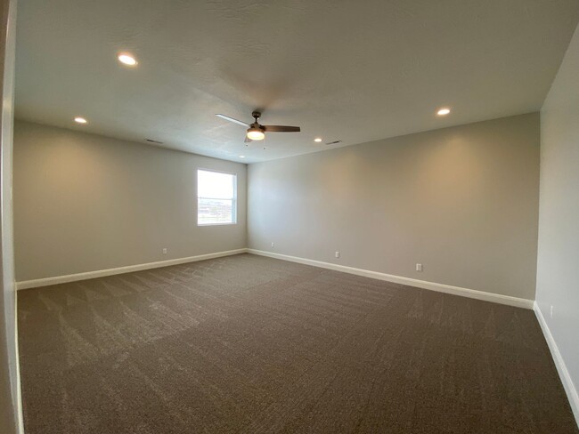 Building Photo - SAND HOLLOW TOWNHOME FOR RENT!