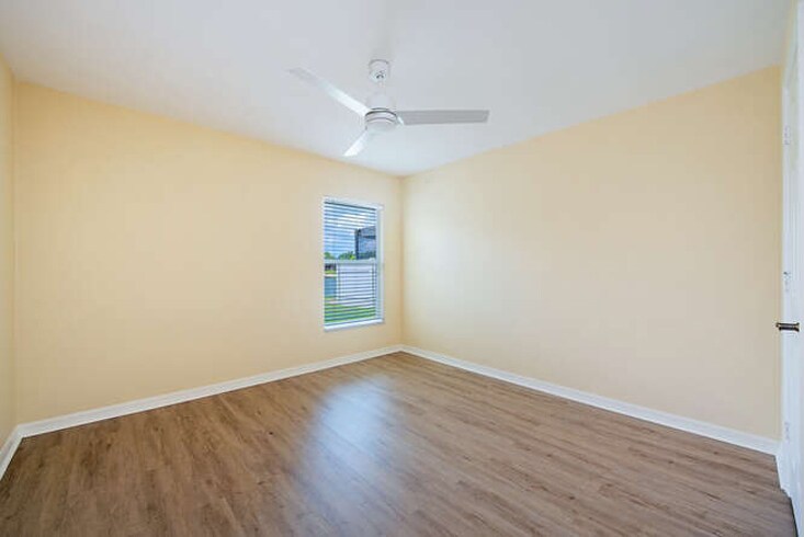 Building Photo - 2271 Grove Dr