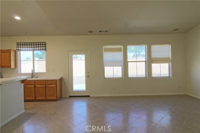 Building Photo - 28422 Belleterre Ave