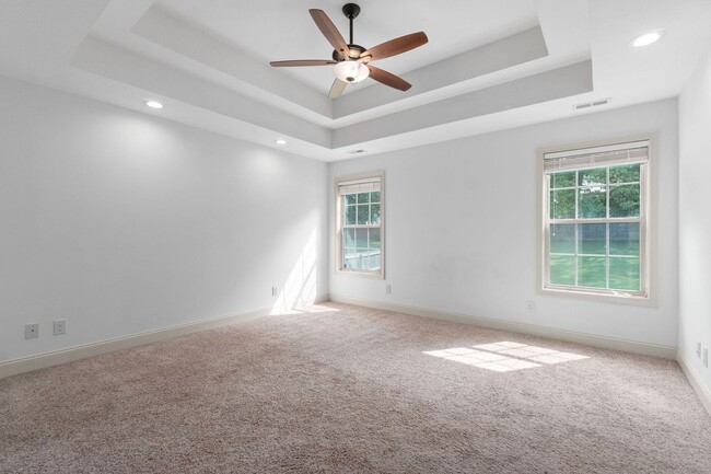 Building Photo - Pet Friendly Four Bedroom with Basement!