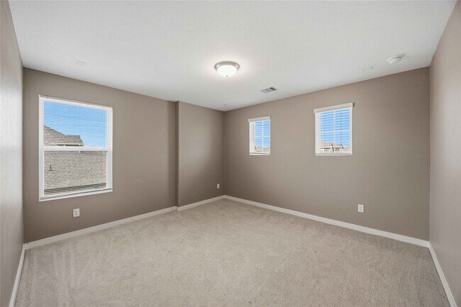 Building Photo - 1239 Cascade Hls Dr