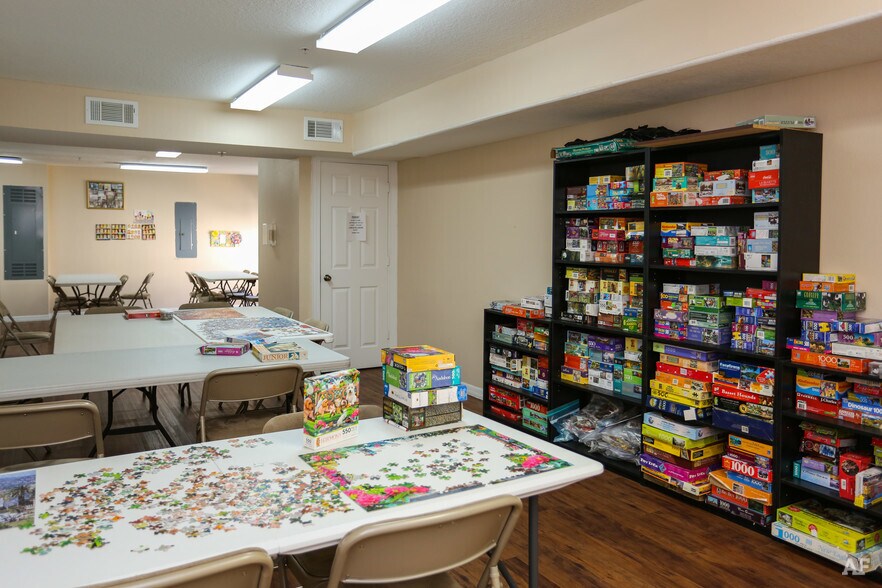 Building Photo - 6401 St Johns Ave