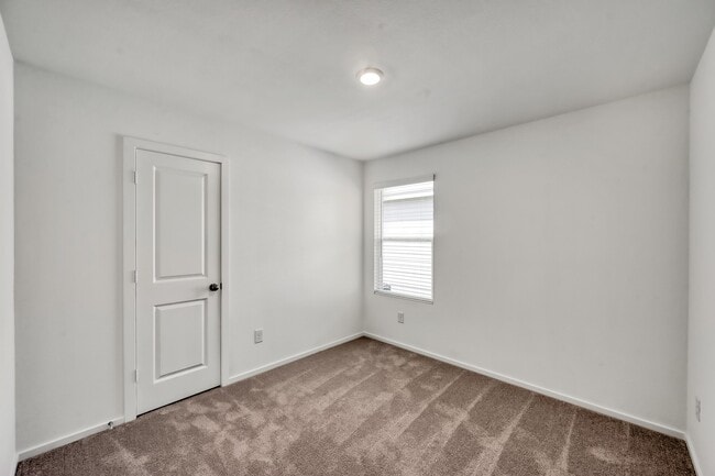 Building Photo - 29635 Knollwood Bay Rd