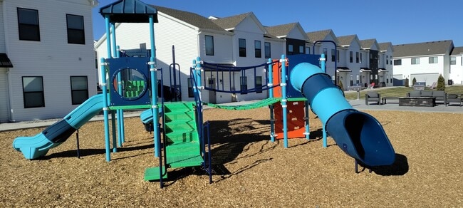 Building Photo - 2897 Sunburst Dr