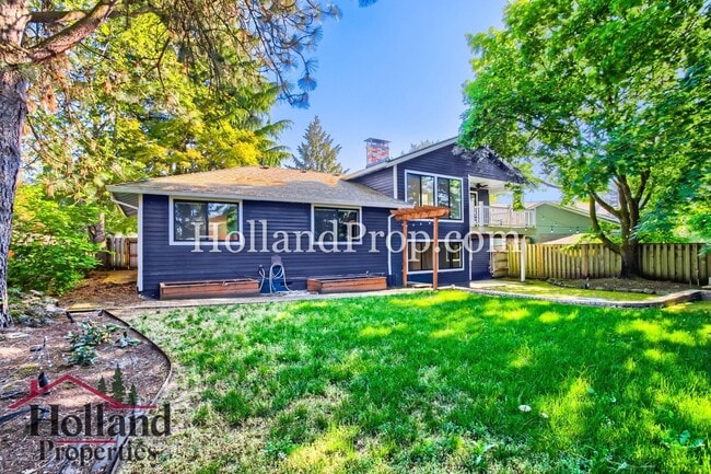 Building Photo - 3 Bedroom home in Aloha