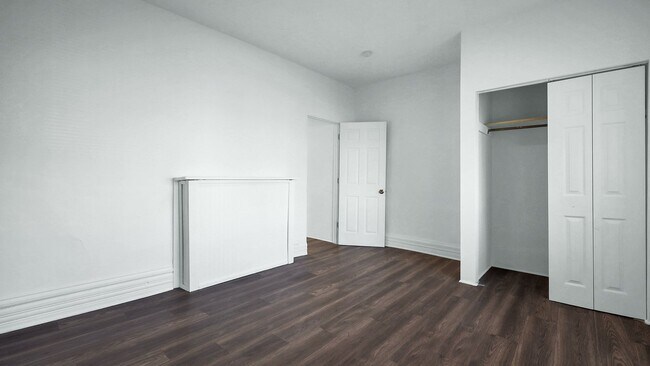 Building Photo - 130 Chicago Ave