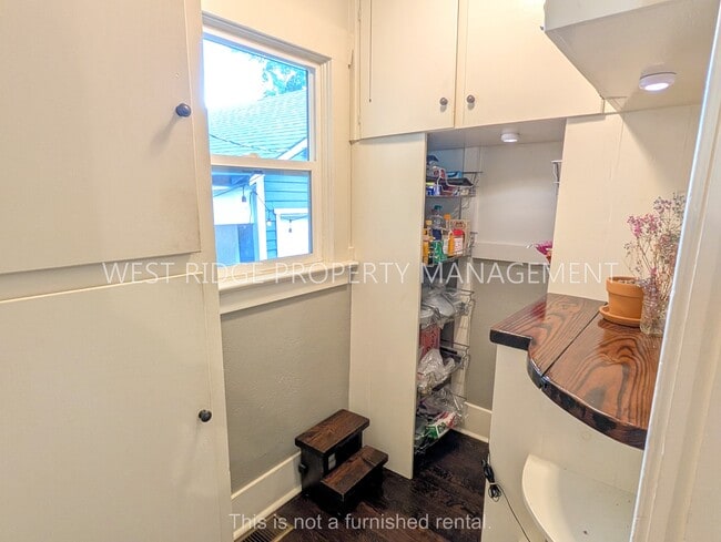 Building Photo - 3934 SE 33rd Pl