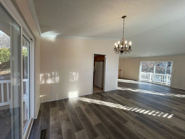 Building Photo - Spacious House on the Northeast Bench in Orem