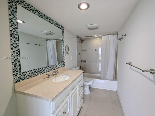 Building Photo - 555 NE 15th St