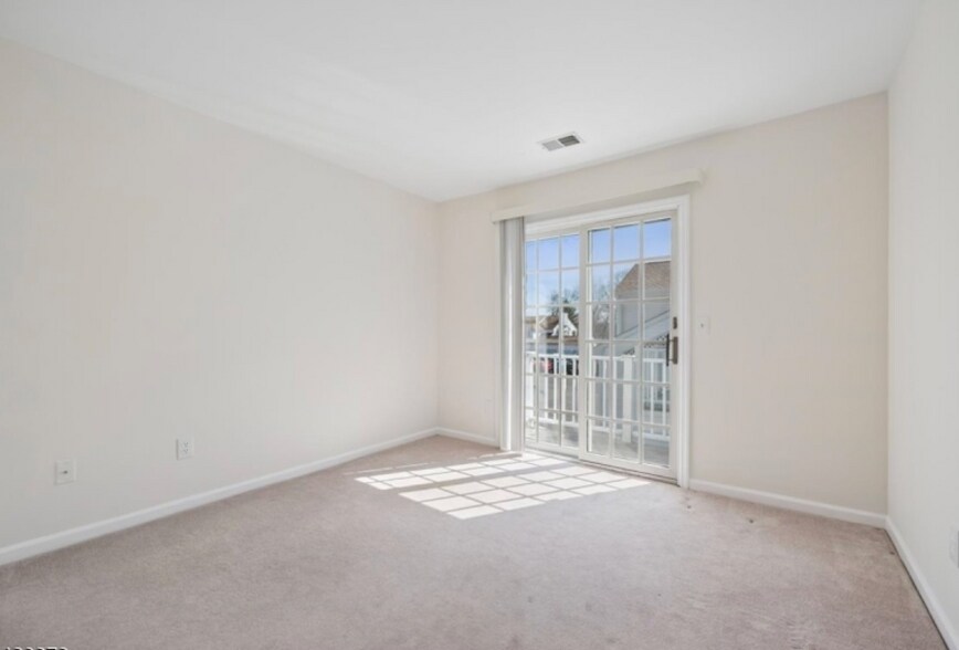 Building Photo - 20 Alexandria Way