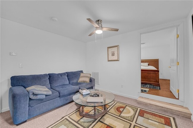 Building Photo - 307 Moore Ave