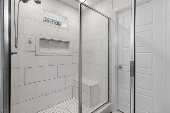 Building Photo - Pet Friendly Three Bedroom!