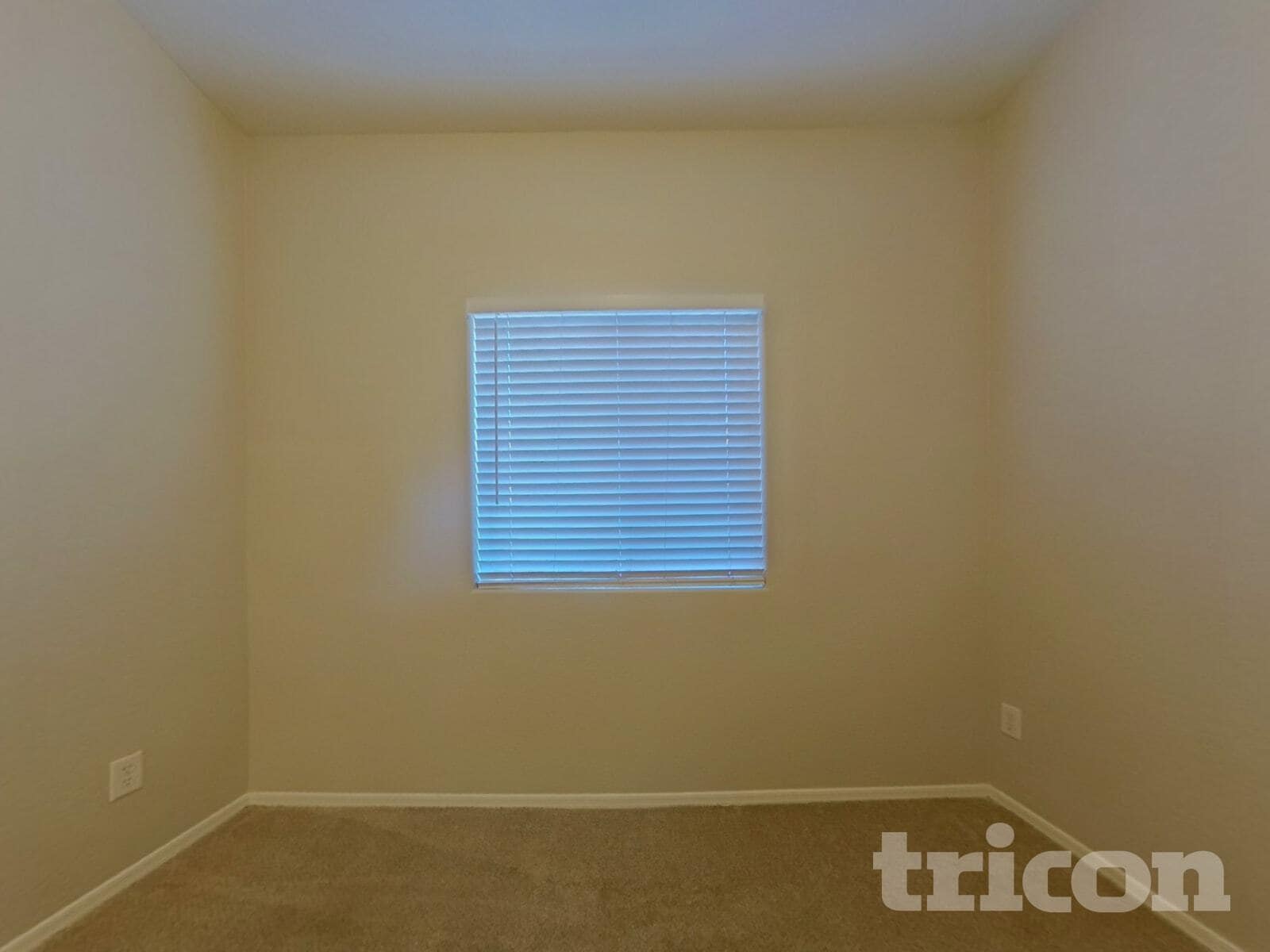 Building Photo - 11638 W Jackson St