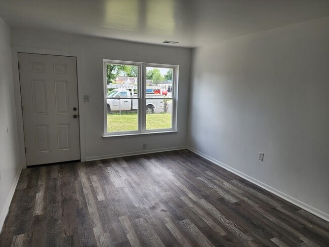 Building Photo - 39 Simonds Dr