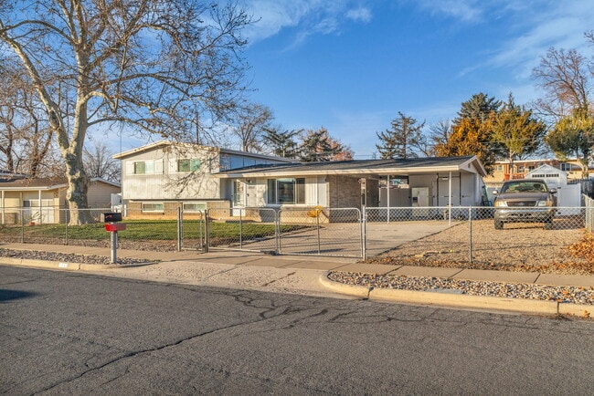 Building Photo - 1992 Afton Cir
