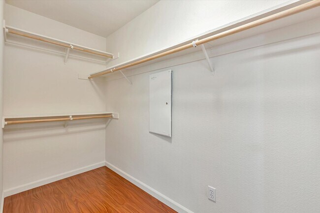Building Photo - Beautiful Communication Hill Townhome