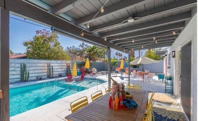 Building Photo - 2241 E Finley Rd