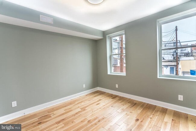 Building Photo - 522 S Bethel St