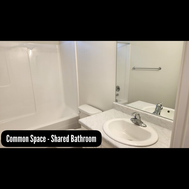 Building Photo - 1001 W Coral Charm Wy