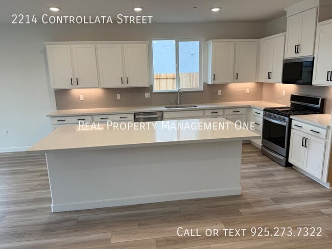 Building Photo - 2214 Controllata St