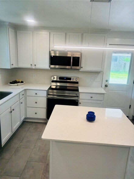 Building Photo - 2826 Amelia Rd