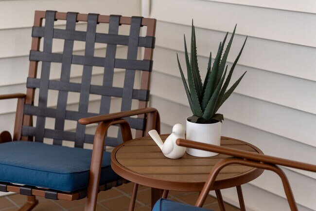 Building Photo - All Inclusive Seasonal Rental Available Oc...