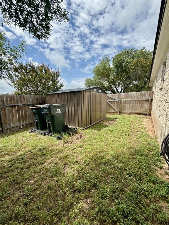Building Photo - 15120 Arizona Oak Ln