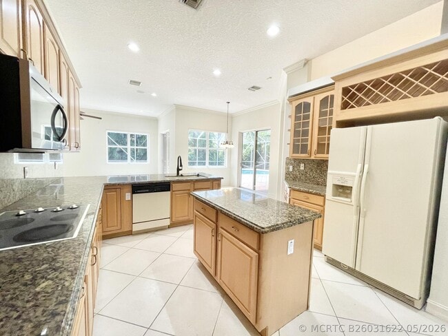 Building Photo - 21232 Rock Ridge Dr