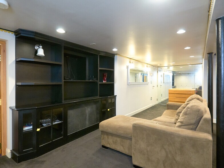 Building Photo - 18 Atherton Rd