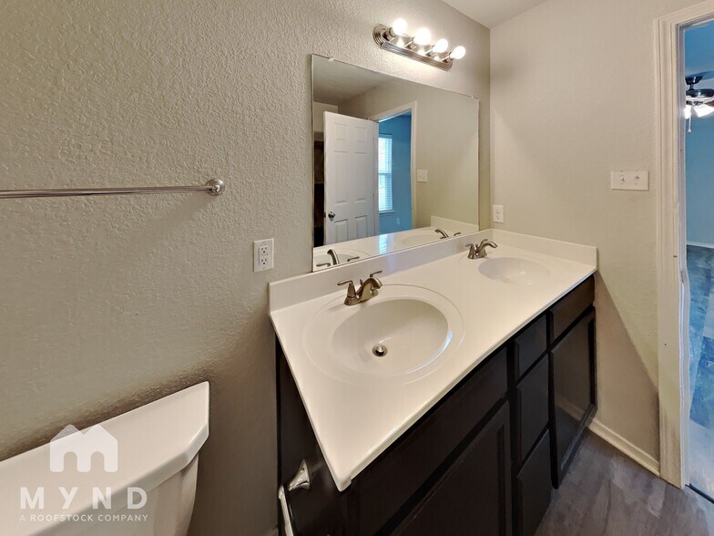 Building Photo - 90 Cedar Creek Cove