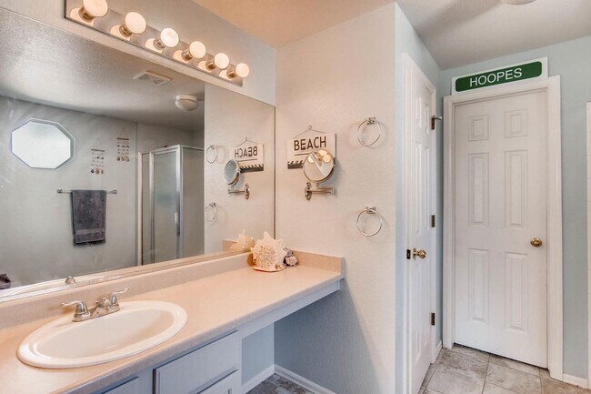 Building Photo - Spacious 4BD, 2.5BA Home in River Run with...