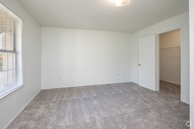 2BR, 2BA - 921SF - Bedroom - Trails of Dickson Apartments