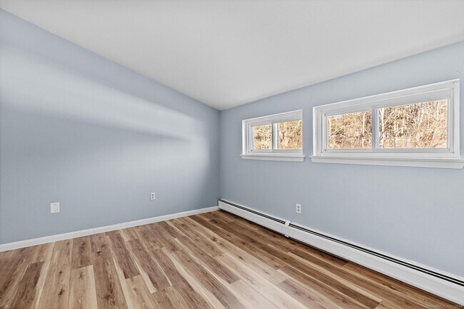 Building Photo - 50 E Hill Rd