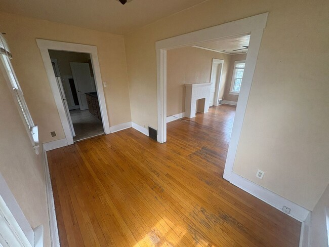 Building Photo - 1 Bedroom, 1 Bathroom Home Near the Historic District