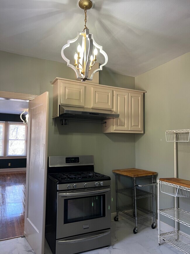 Kitchen - 292 Spence Ln